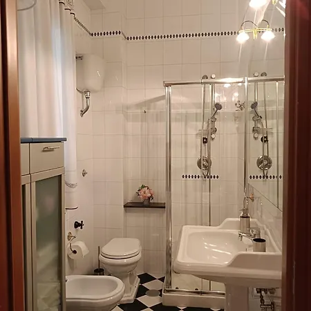 Lägenhet Tina House